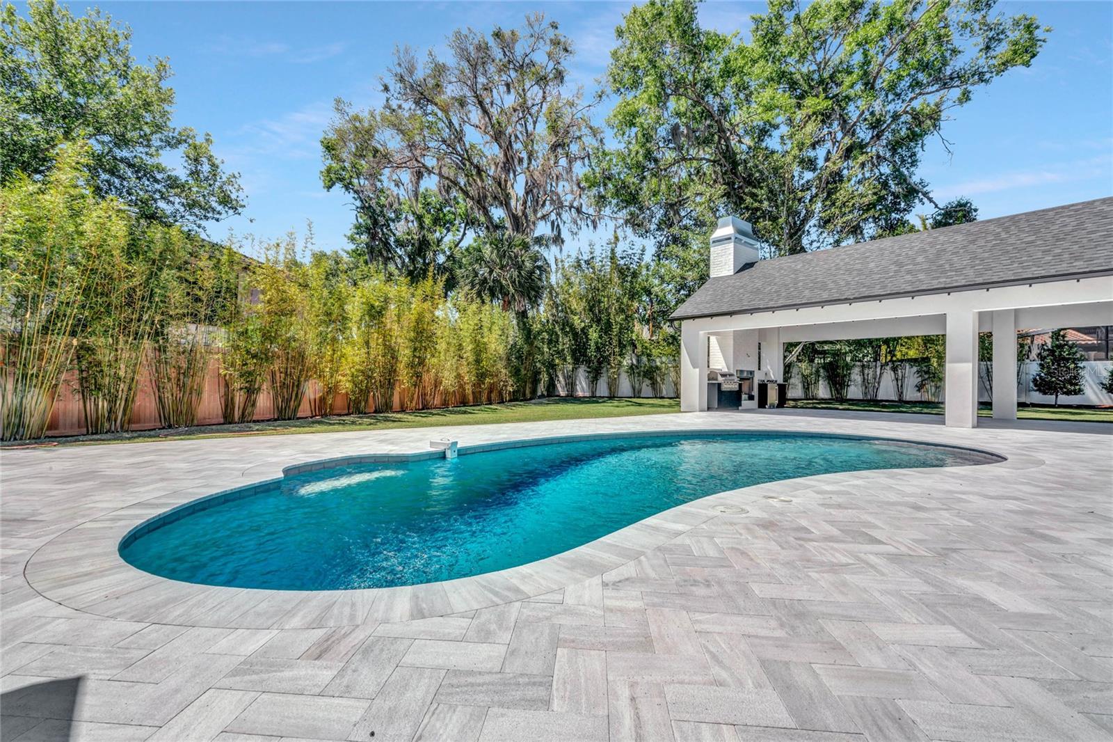 ALBERTA PLACE - Residential