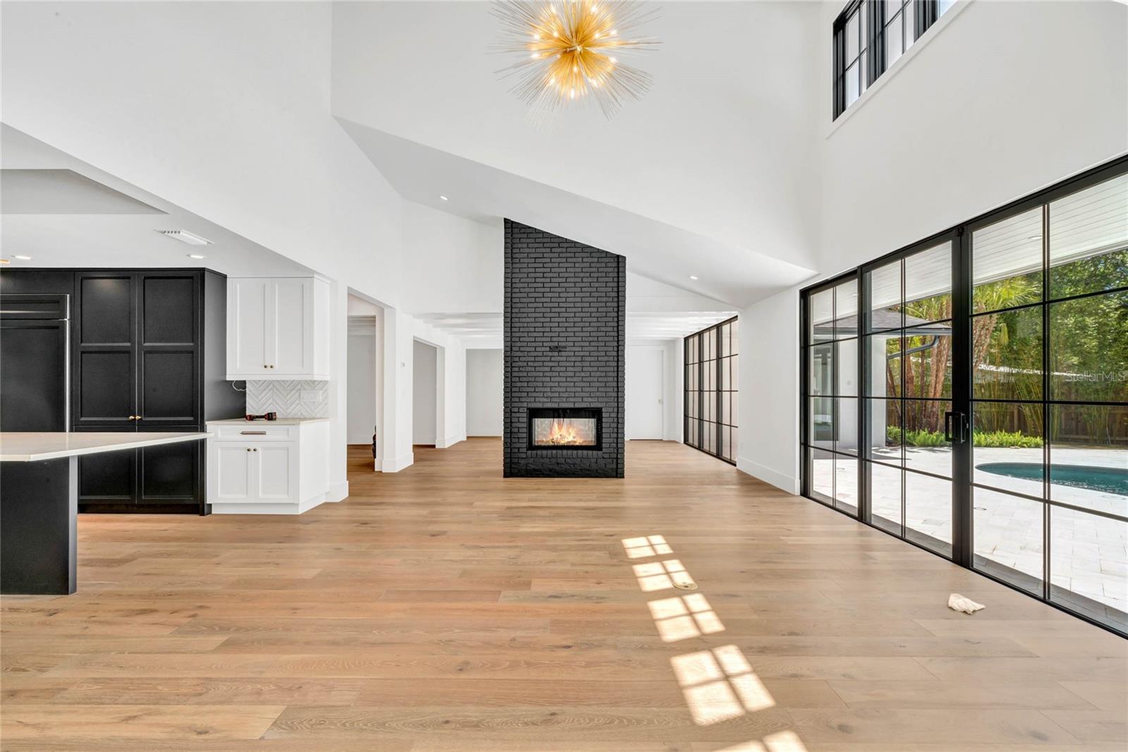 ALBERTA PLACE - Residential