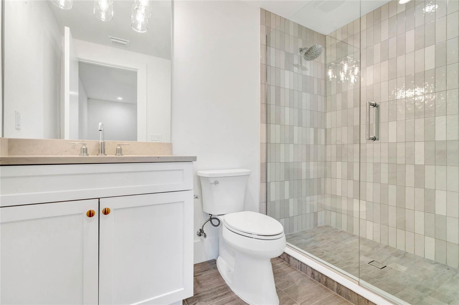 ALBERTA PLACE - Residential