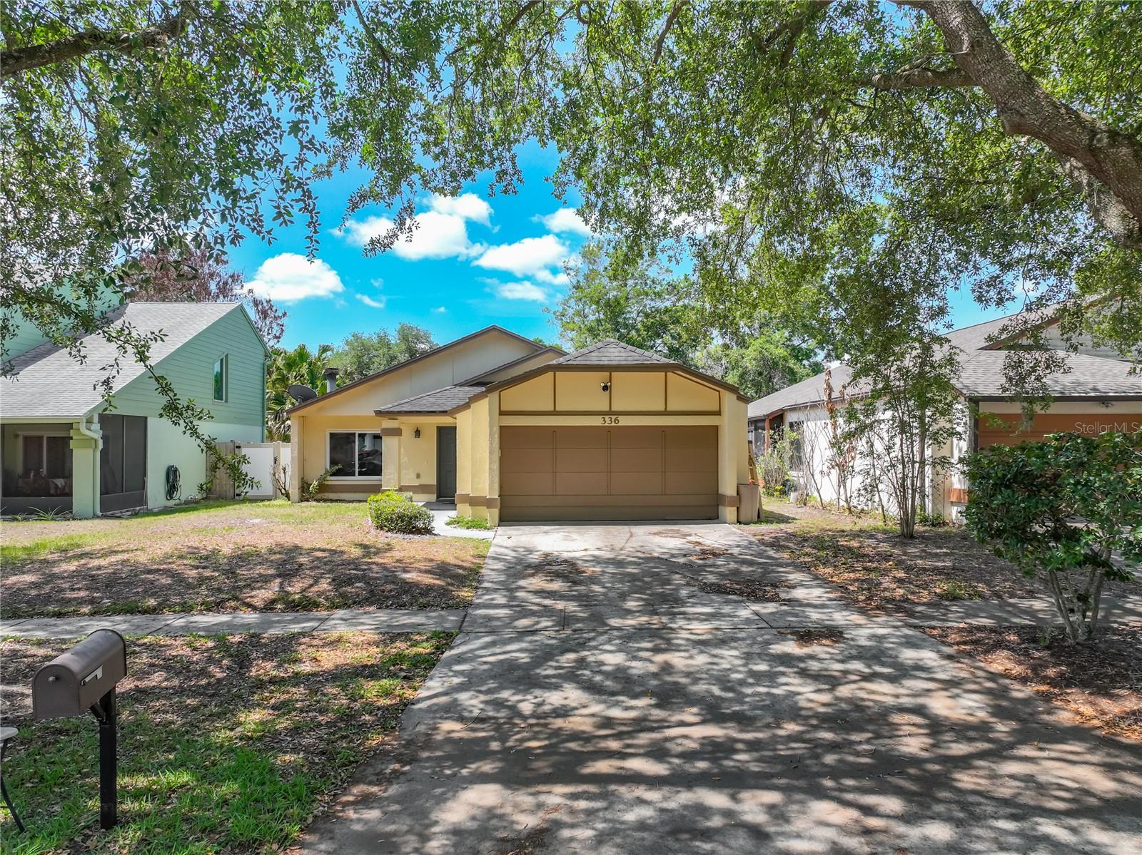 MOSS POINTE - Residential