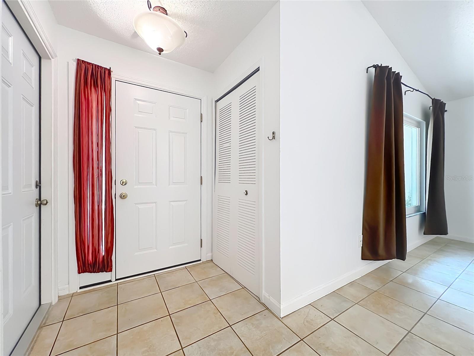 MOSS POINTE - Residential