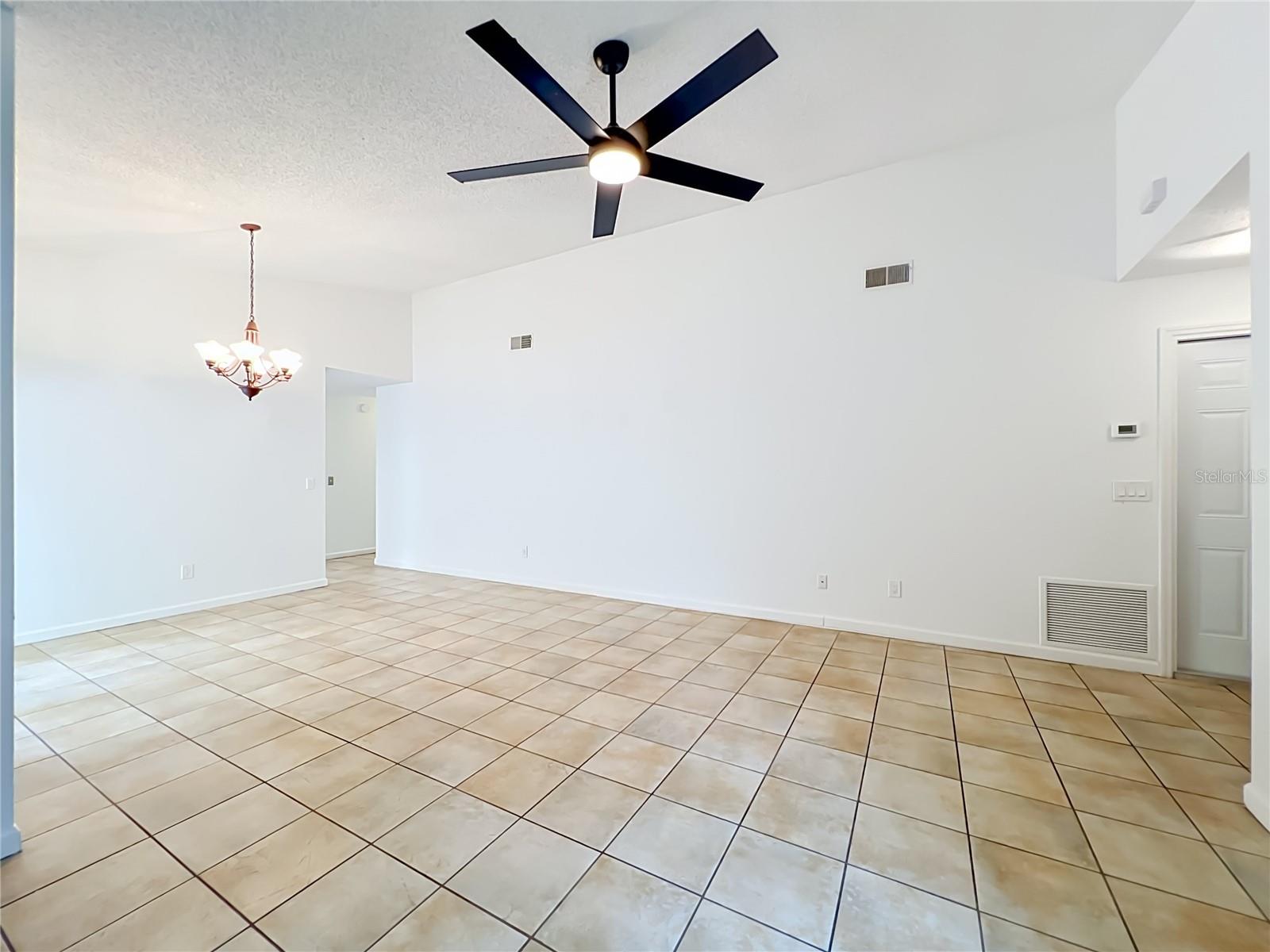 MOSS POINTE - Residential