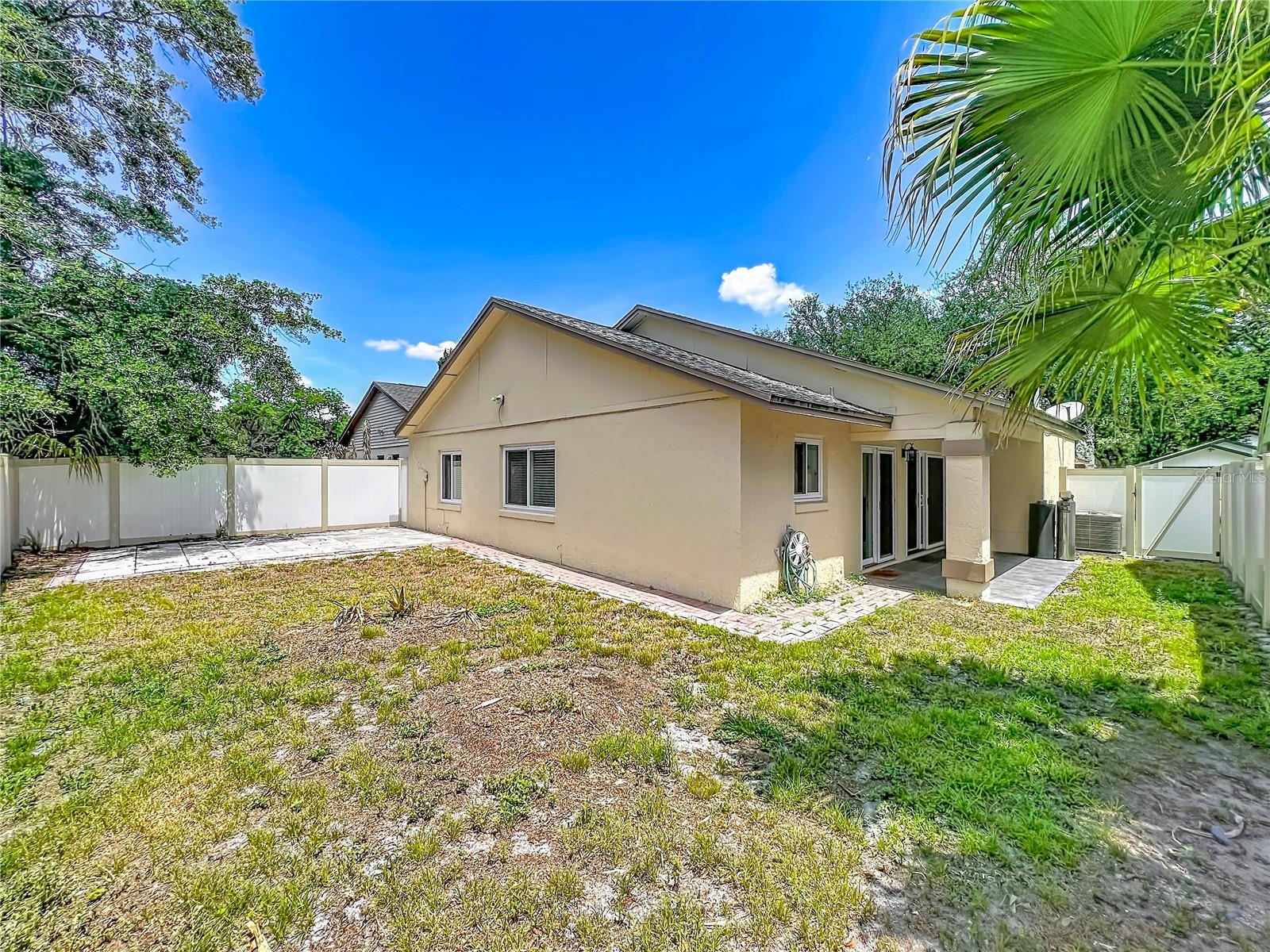 MOSS POINTE - Residential