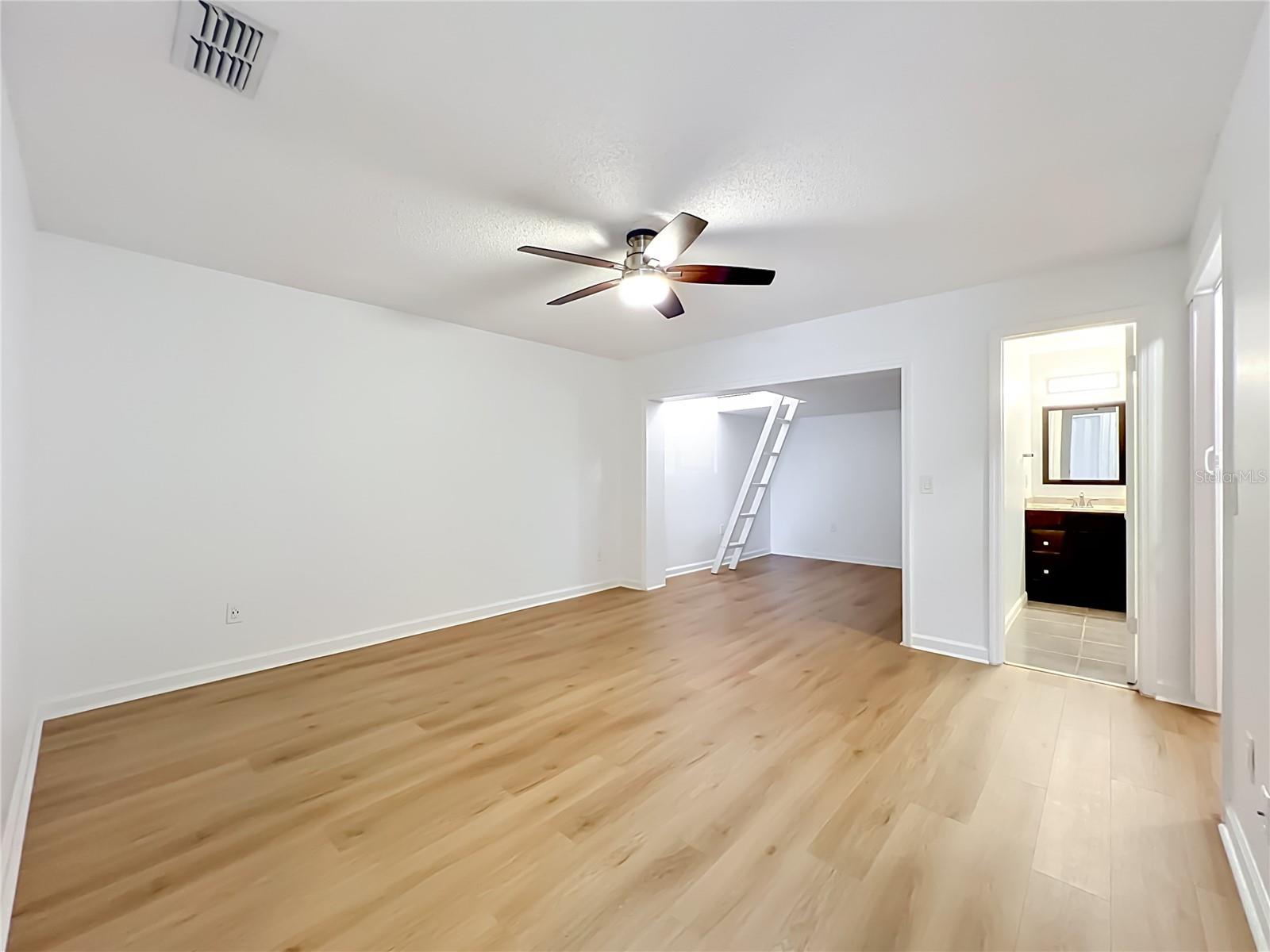 MOSS POINTE - Residential