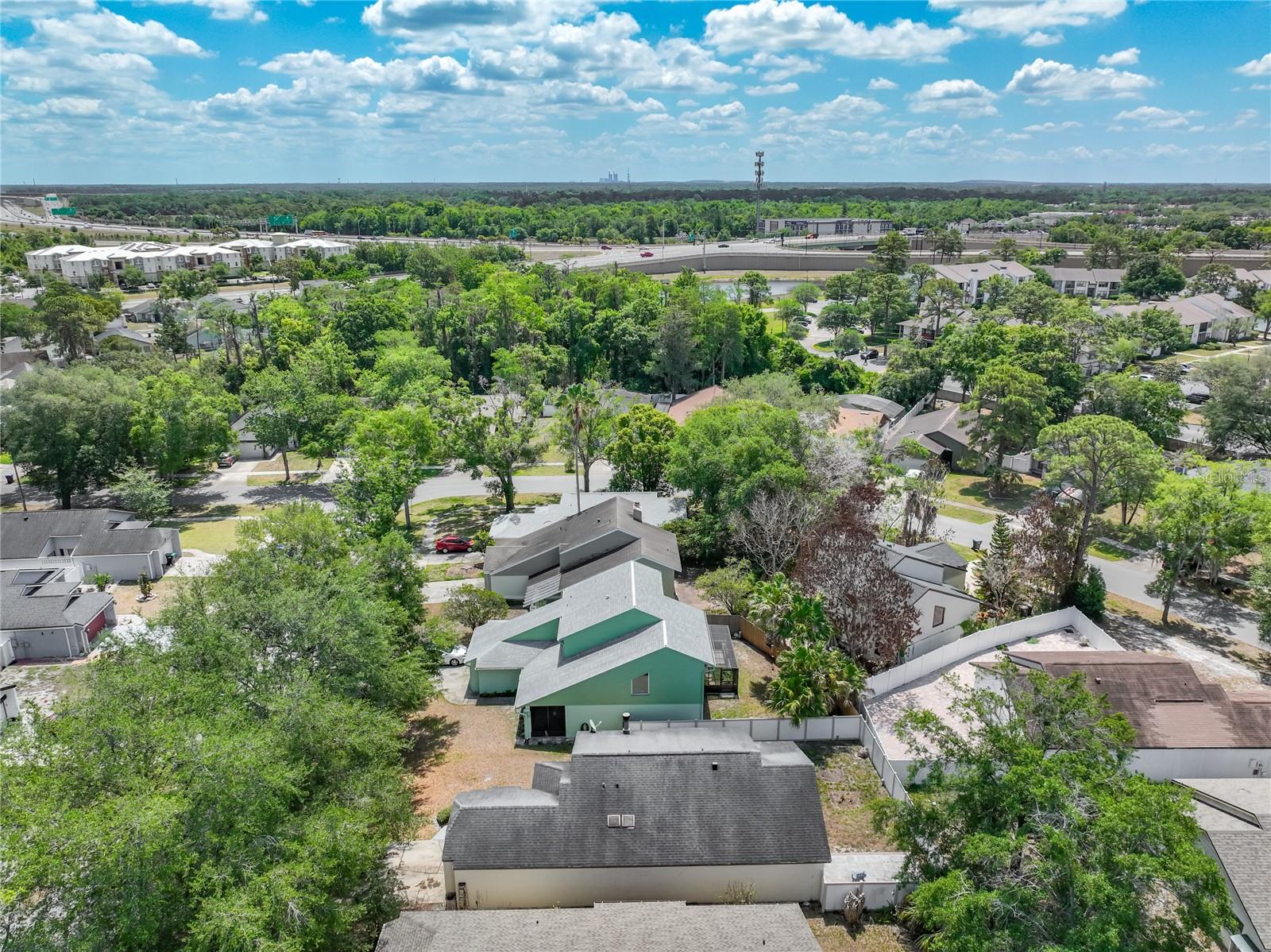 MOSS POINTE - Residential