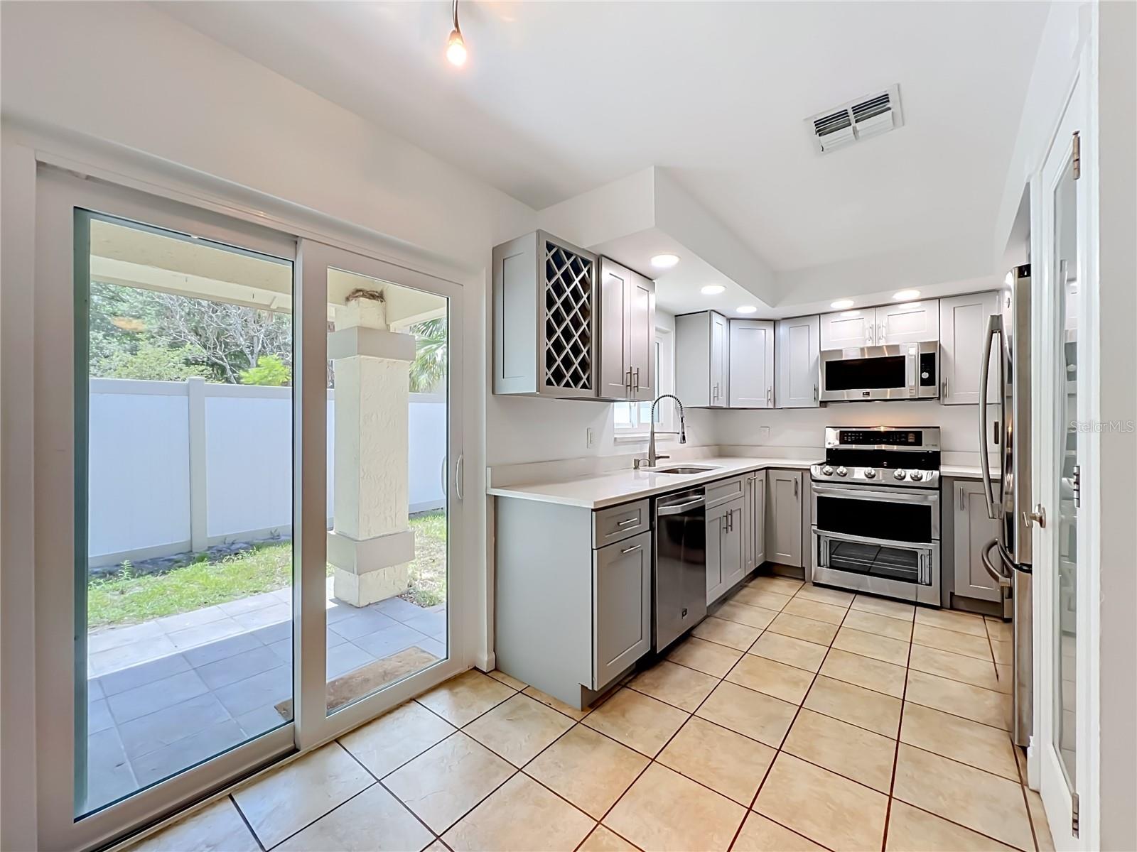 MOSS POINTE - Residential