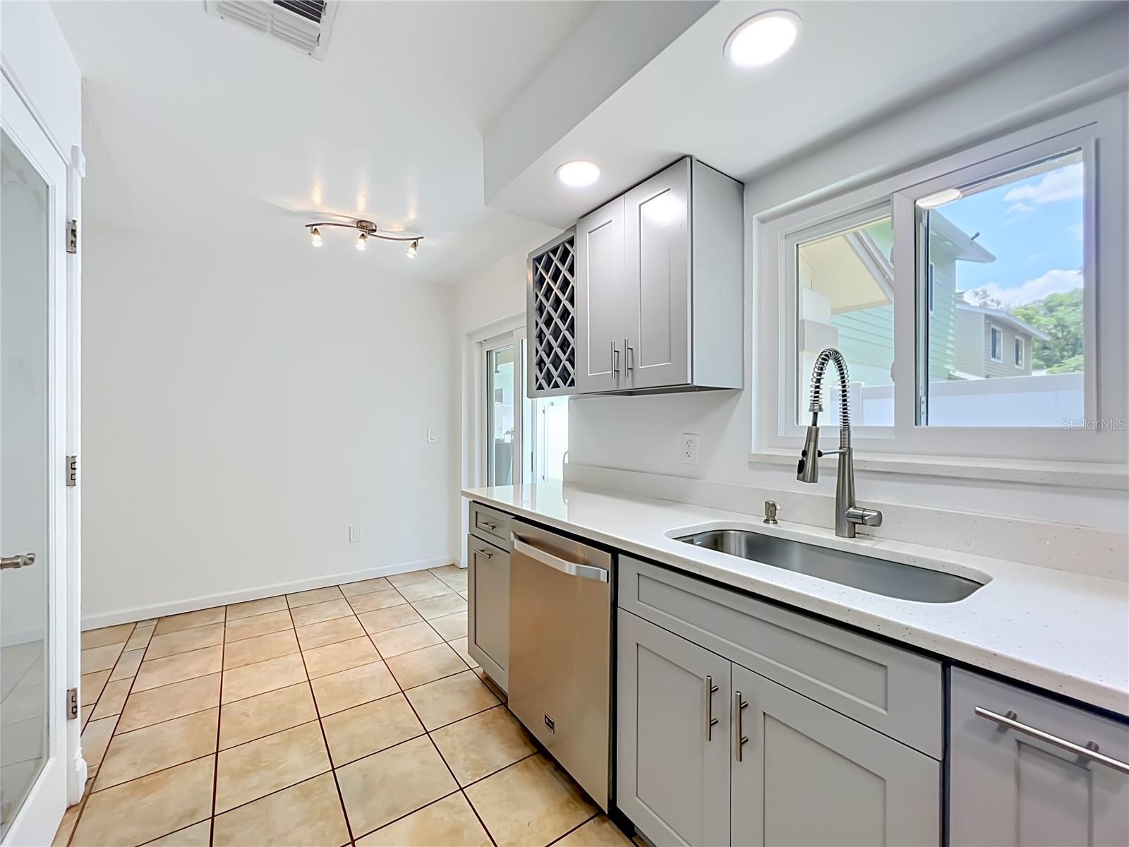 MOSS POINTE - Residential