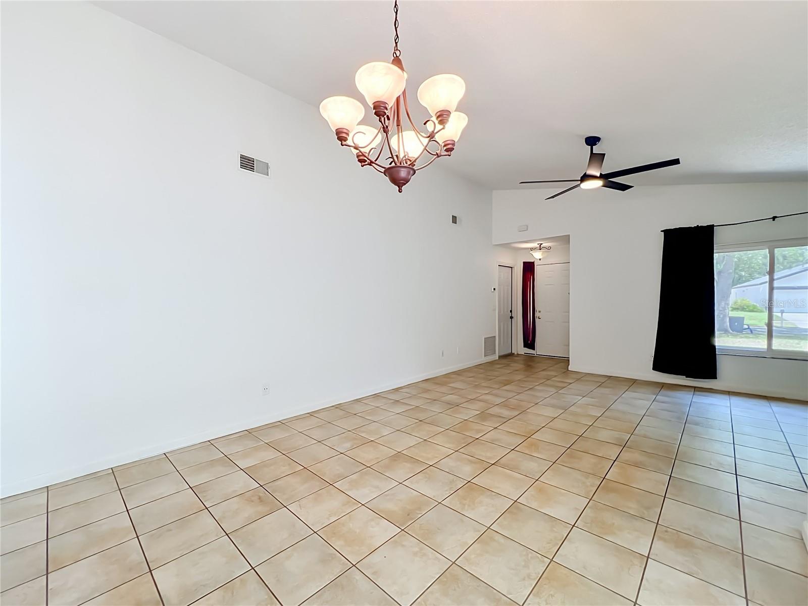 MOSS POINTE - Residential