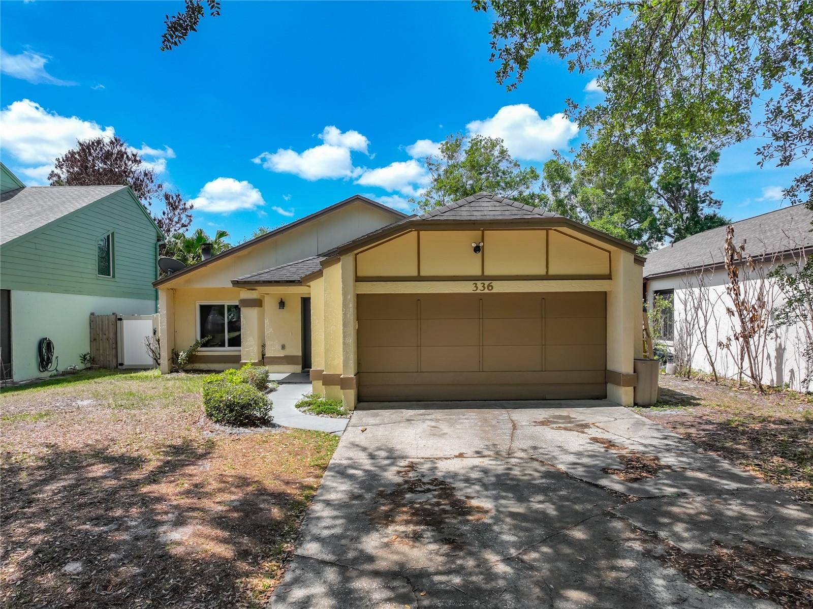 MOSS POINTE - Residential