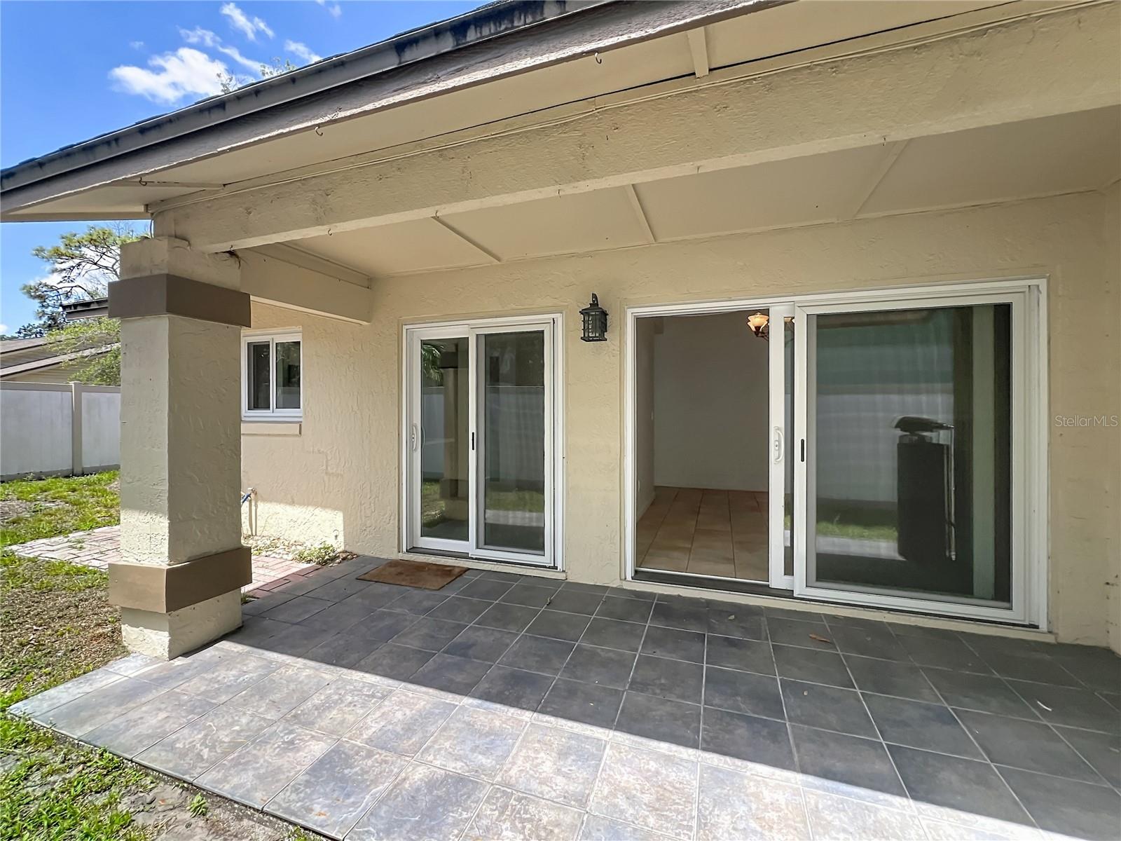 MOSS POINTE - Residential