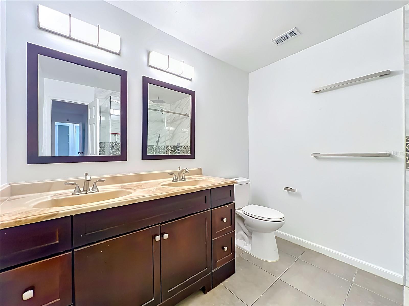 MOSS POINTE - Residential