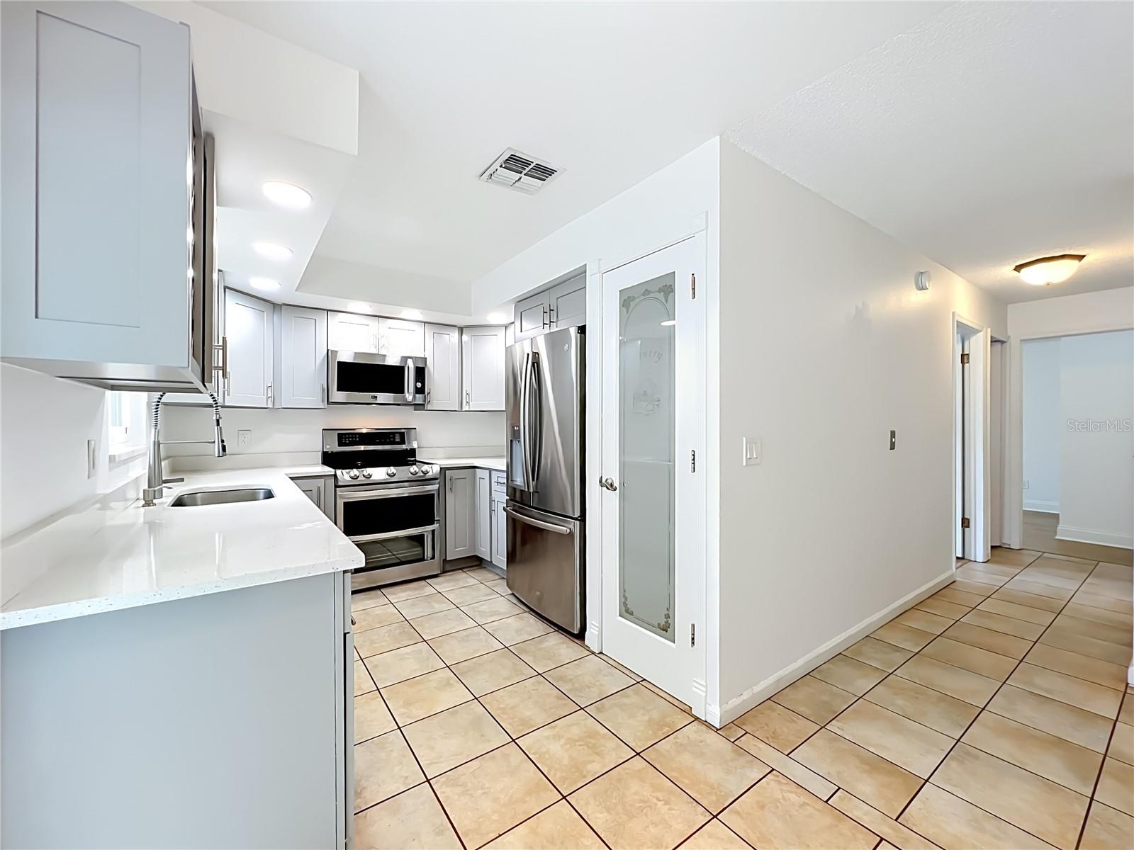 MOSS POINTE - Residential