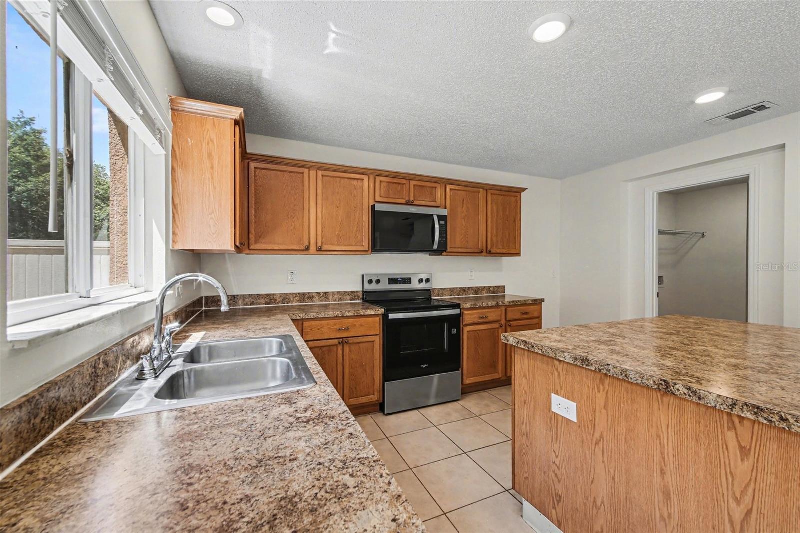 SUNRISE LAKES PH III SUB - Residential