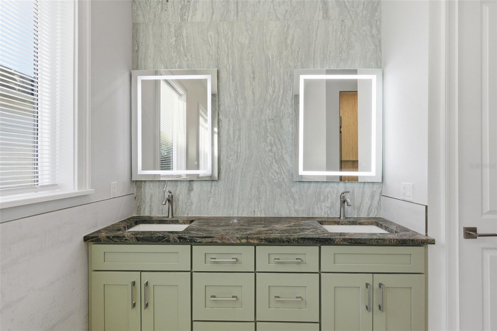 TYRONE - Residential