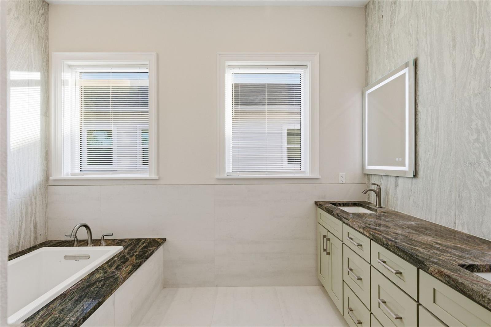 TYRONE - Residential