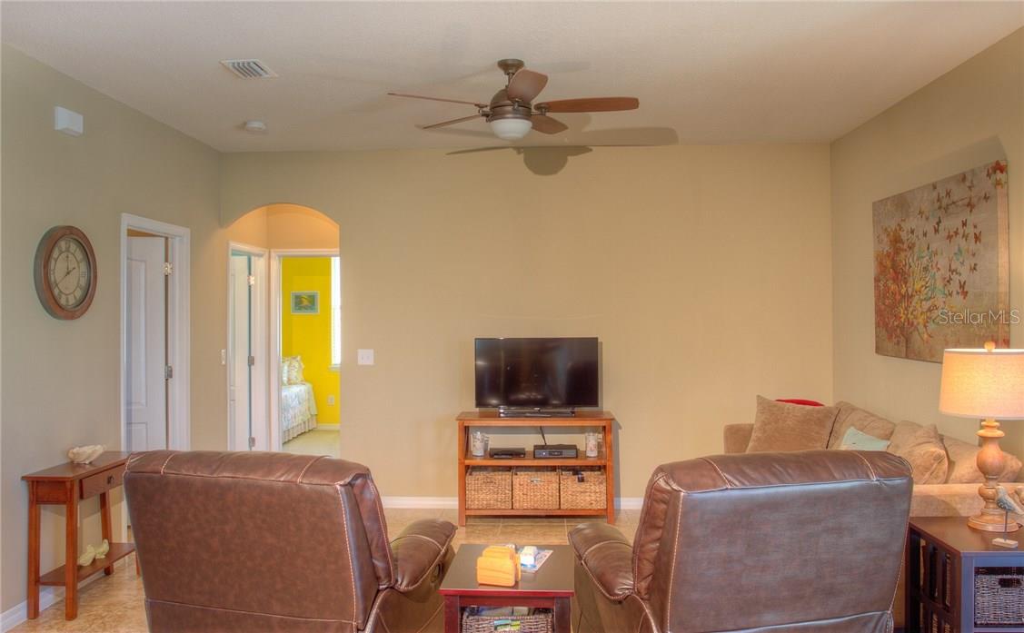 PALMER OAKS ESTATES UNIT 1 - Residential Lease