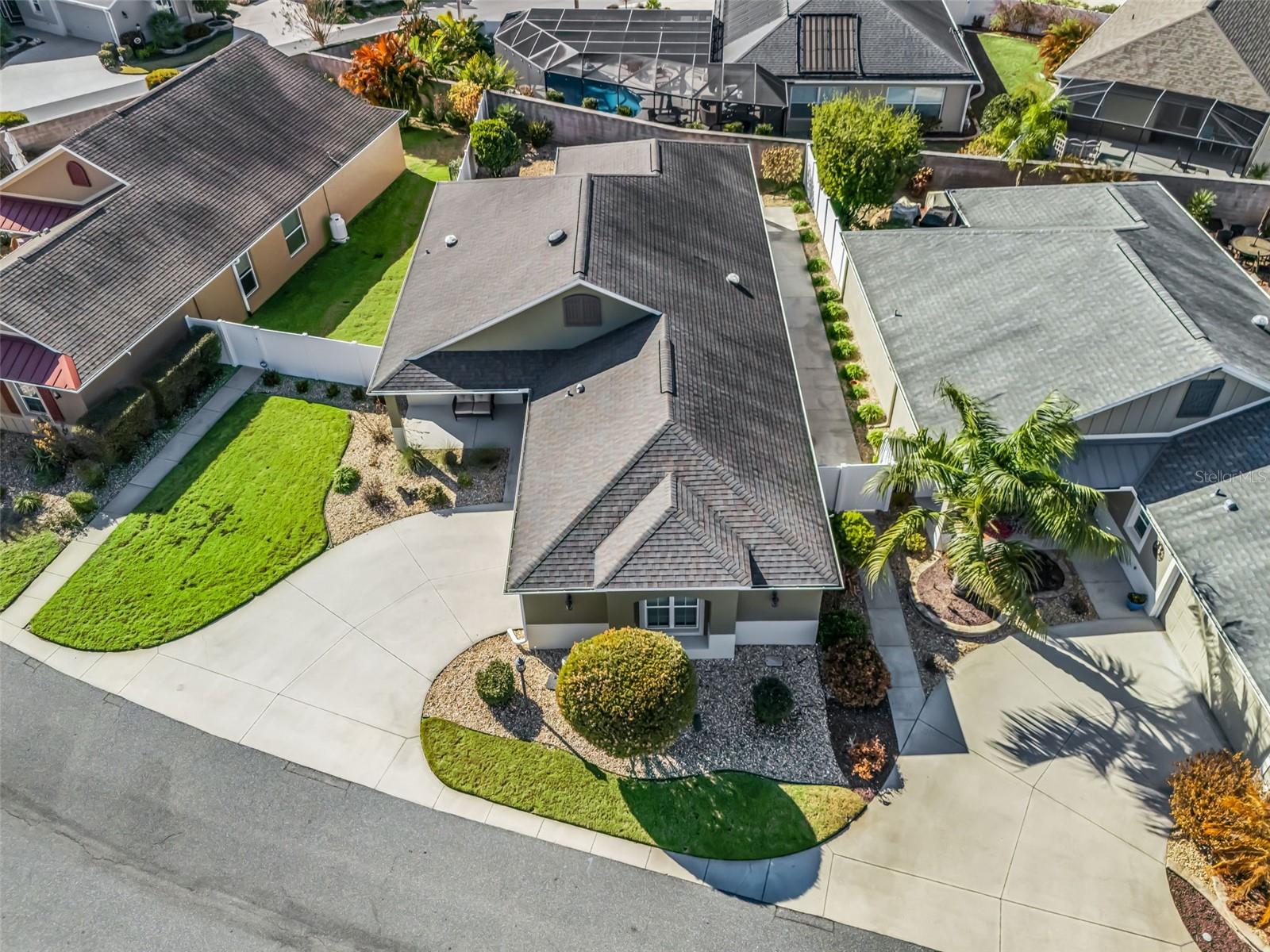 3698 ROBERTSON WAY