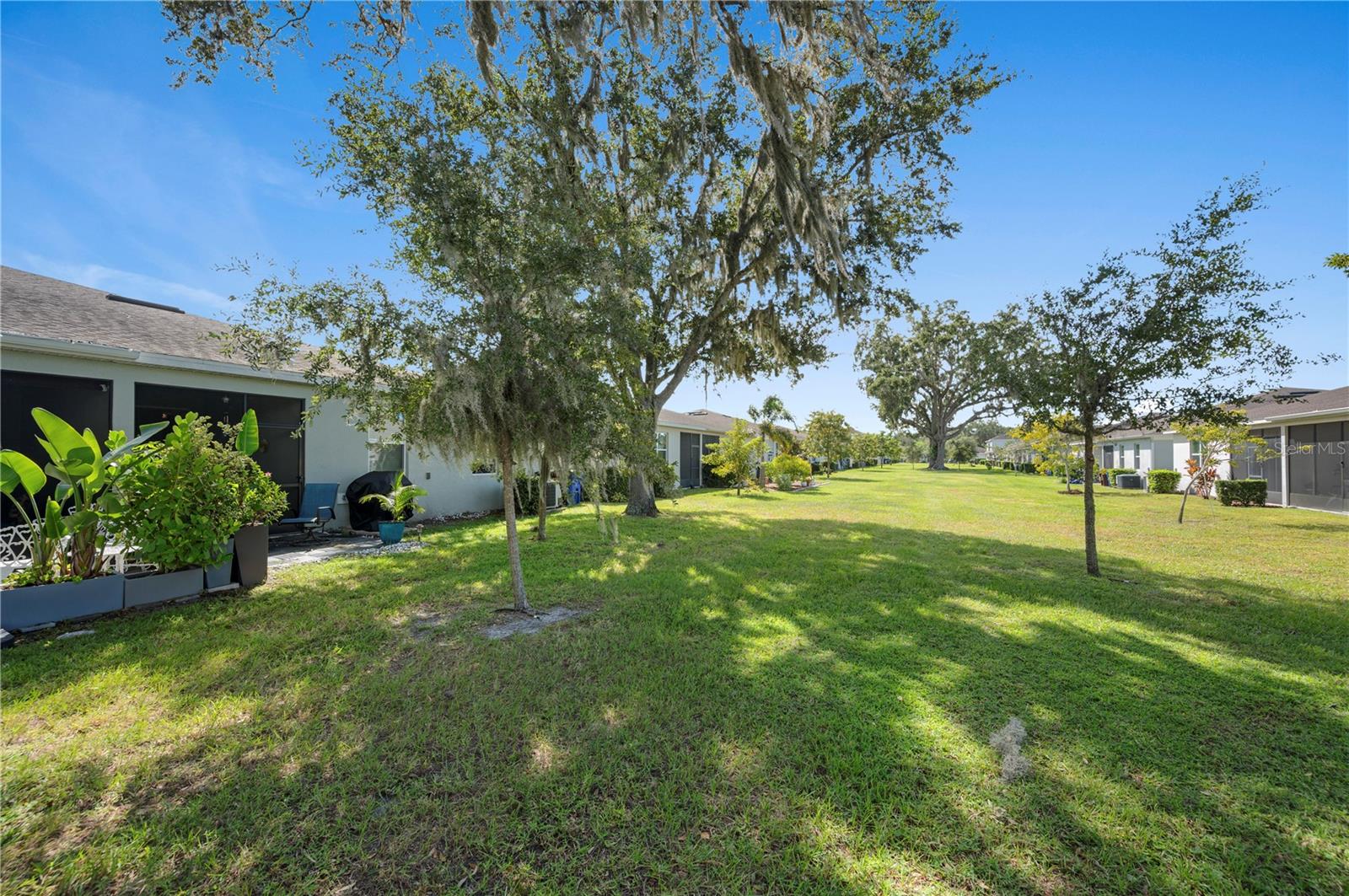 OAKTREE POINTE VILLAS - Residential
