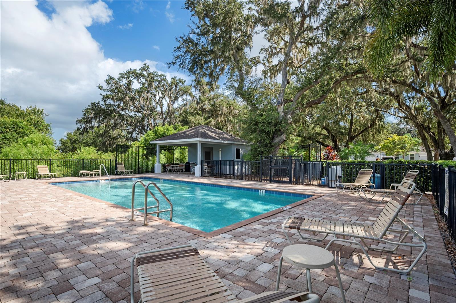 OAKTREE POINTE VILLAS - Residential