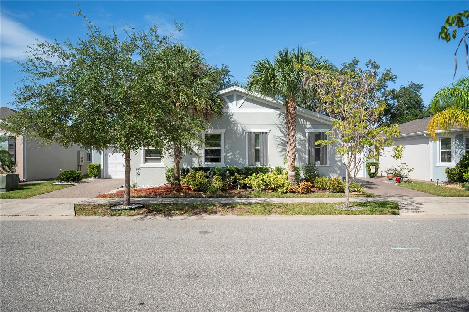 OAKTREE POINTE VILLAS - Residential