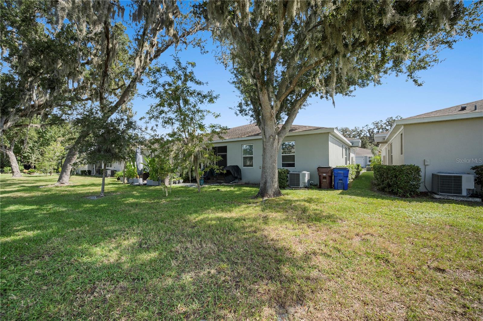 OAKTREE POINTE VILLAS - Residential