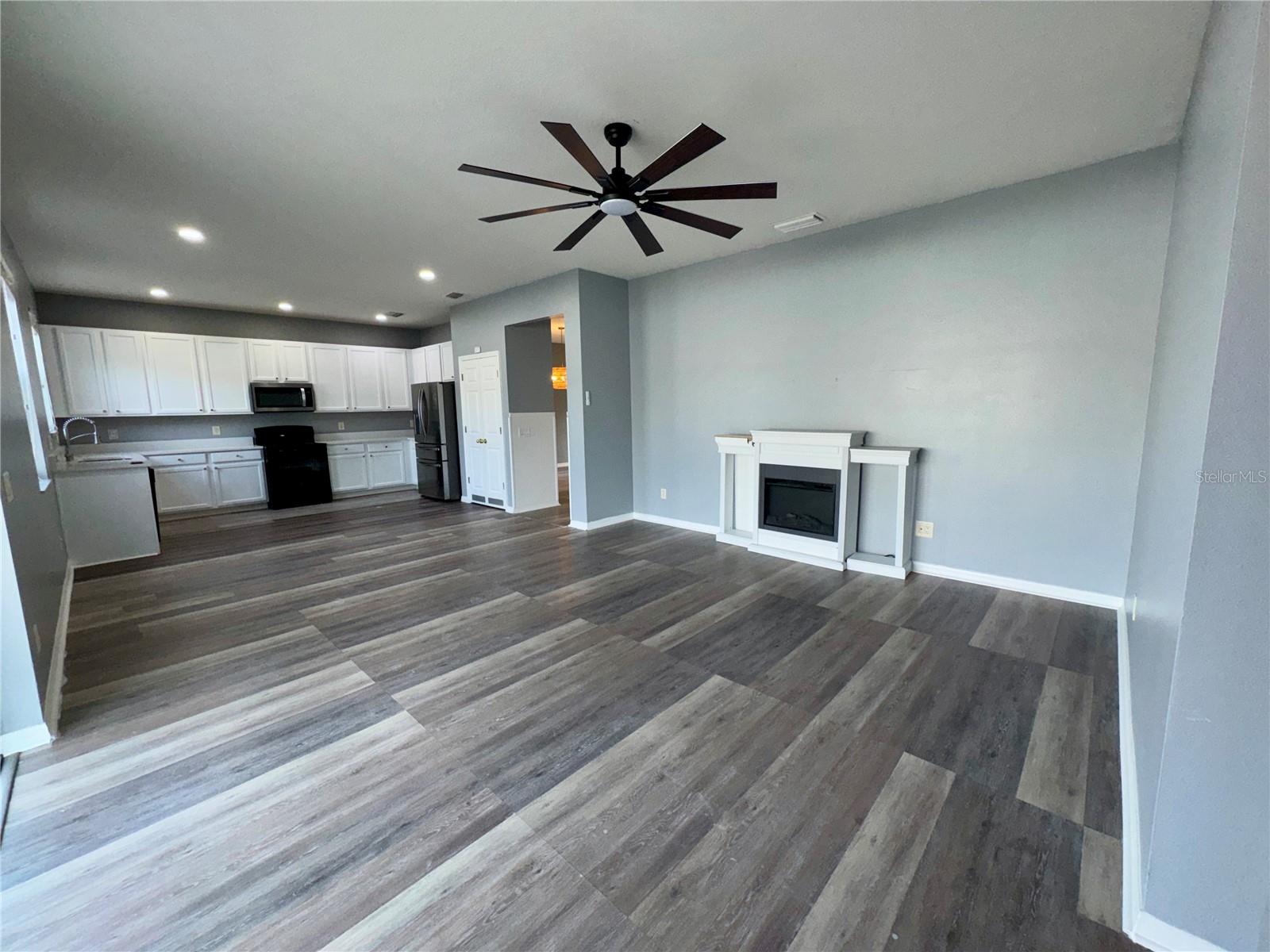 ASBEL ESTATES - Residential Lease