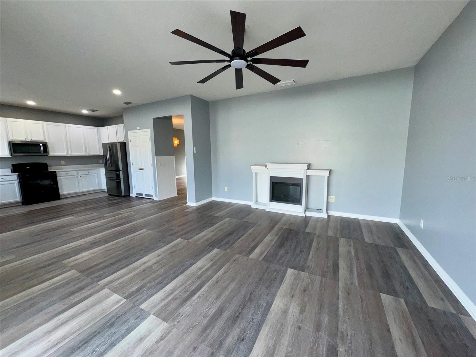 ASBEL ESTATES - Residential Lease