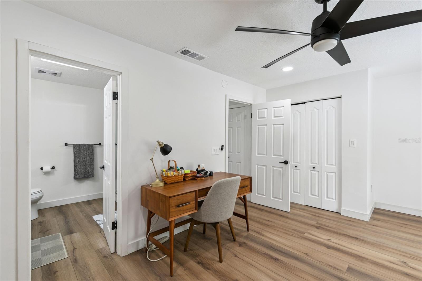 GREENS CONDO PH 04 - Residential