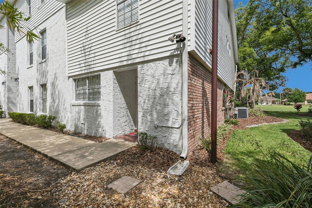 Photo of 496 W Par Street #496, Orlando, FL 32804 (MLS # O6401335)