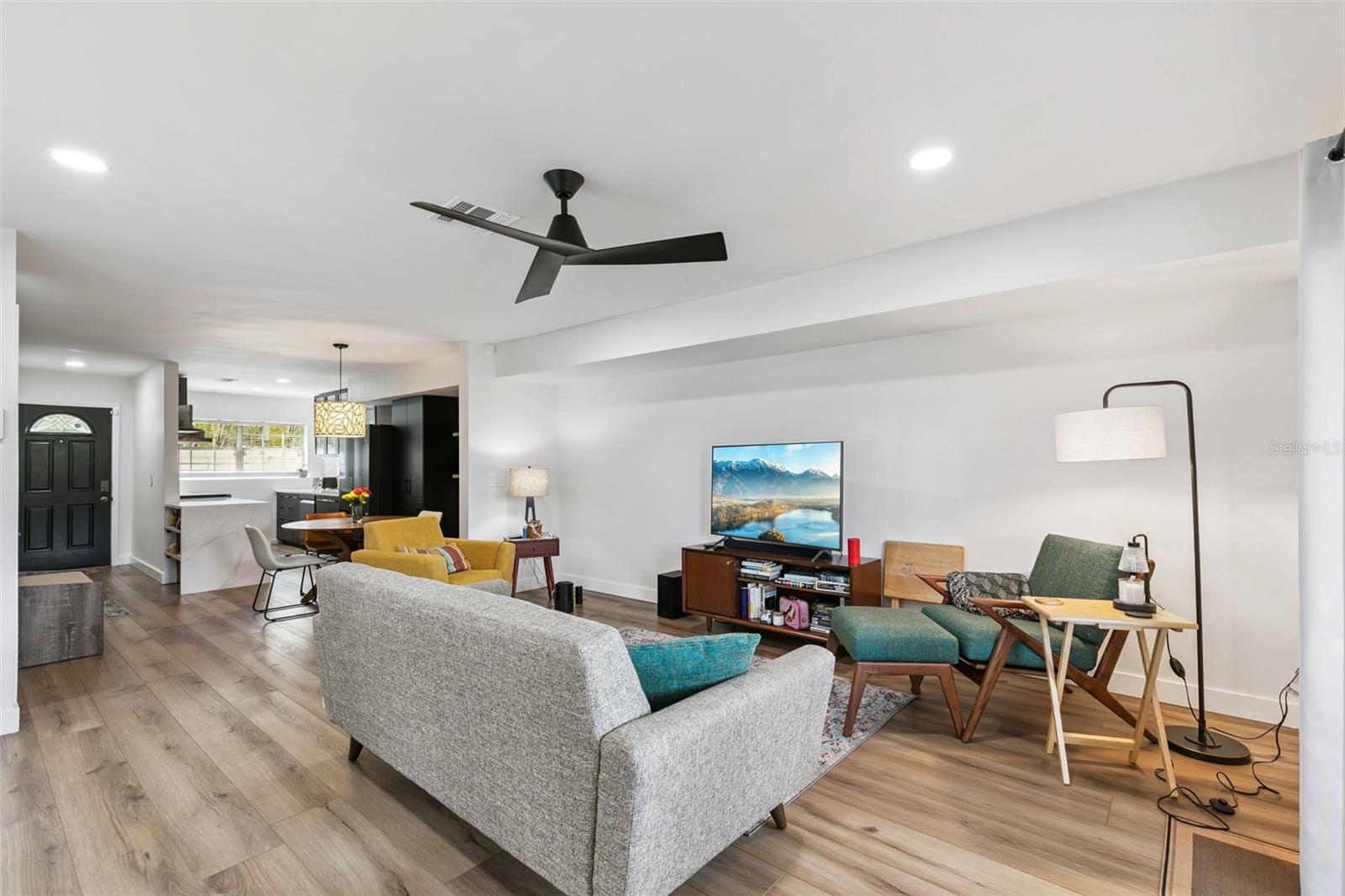 GREENS CONDO PH 04 - Residential