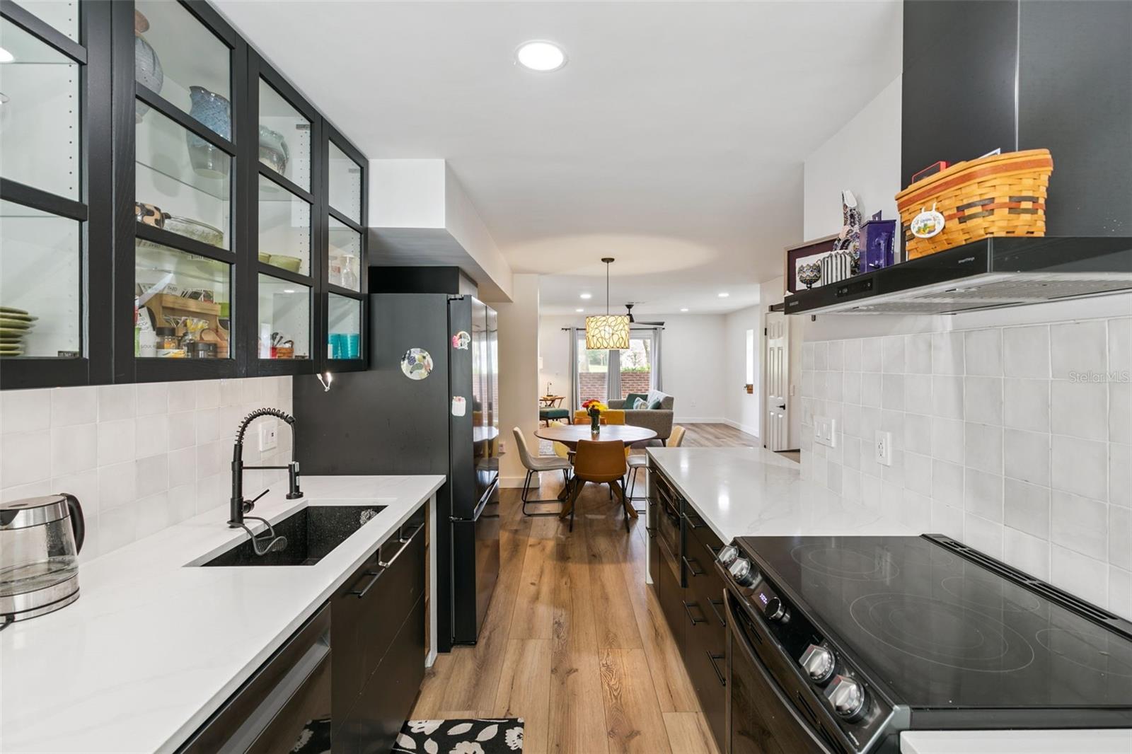 GREENS CONDO PH 04 - Residential