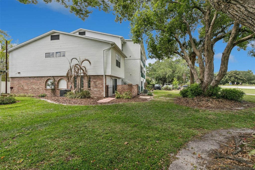 Photo of 496 W Par Street #496, Orlando, FL 32804 (MLS # O6401335)
