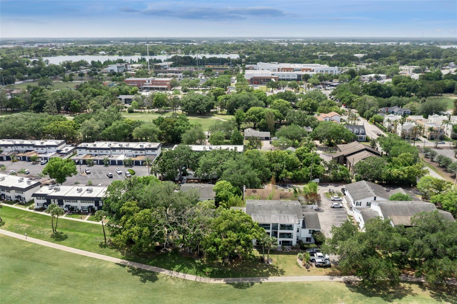 GREENS CONDO PH 04 - Residential