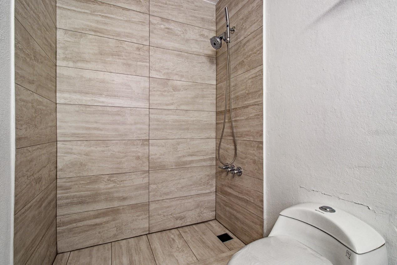 BAYSIDE COVE CONDO - Residential Lease