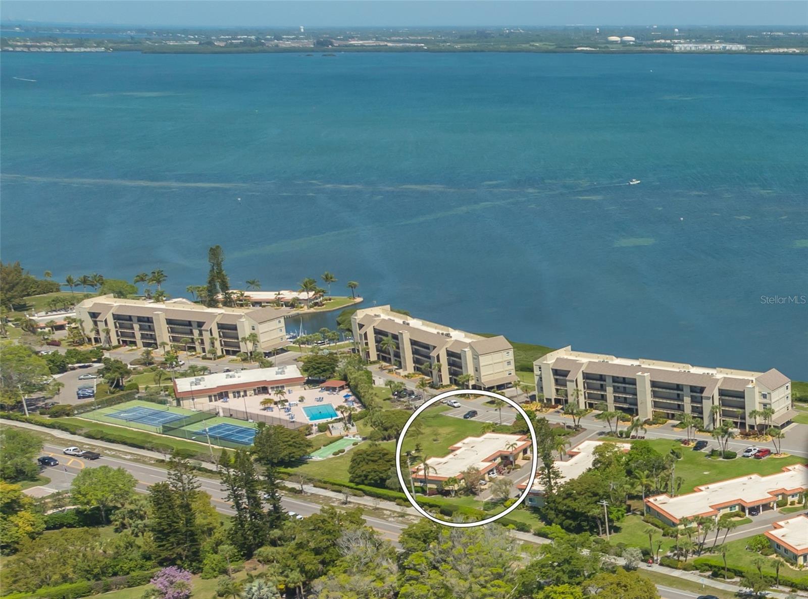 WINDWARD BAY AMD - Residential