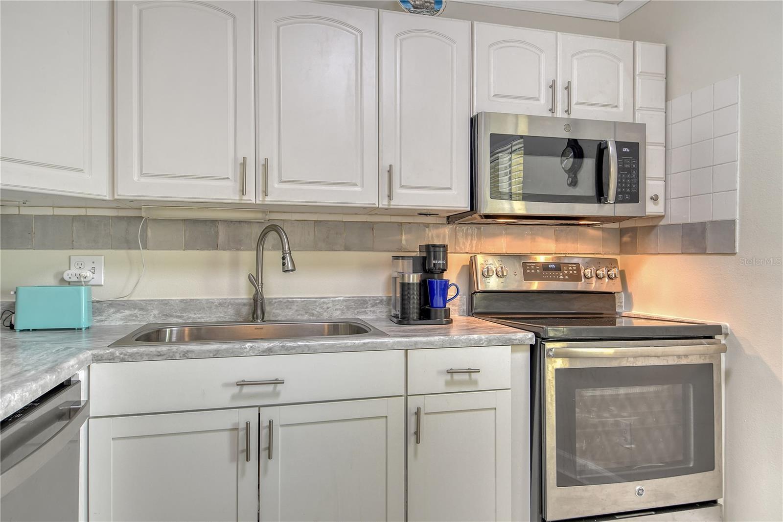 WINDWARD BAY AMD - Residential