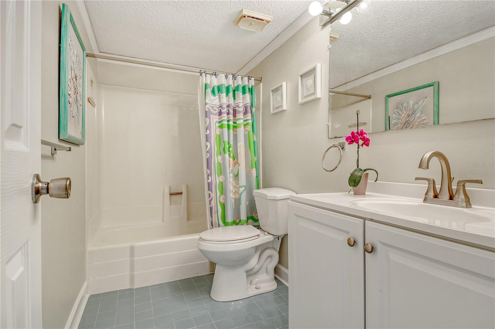 WINDWARD BAY AMD - Residential