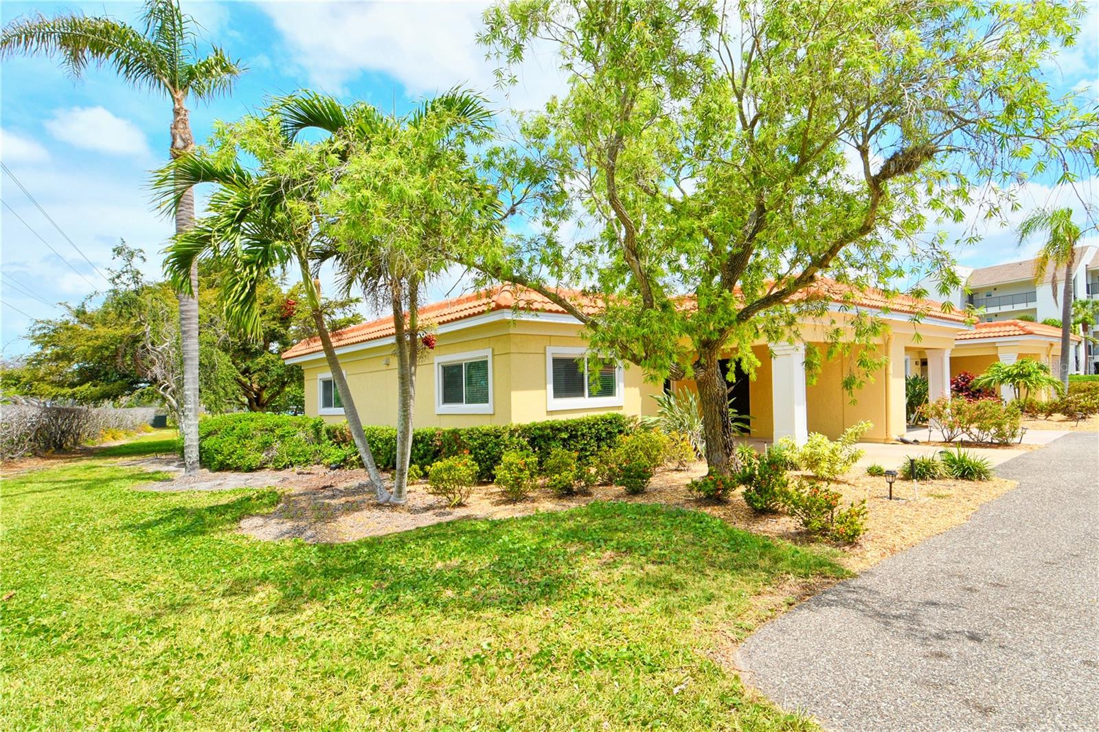 4840 GULF OF MEXICO DRIVE Villa 15