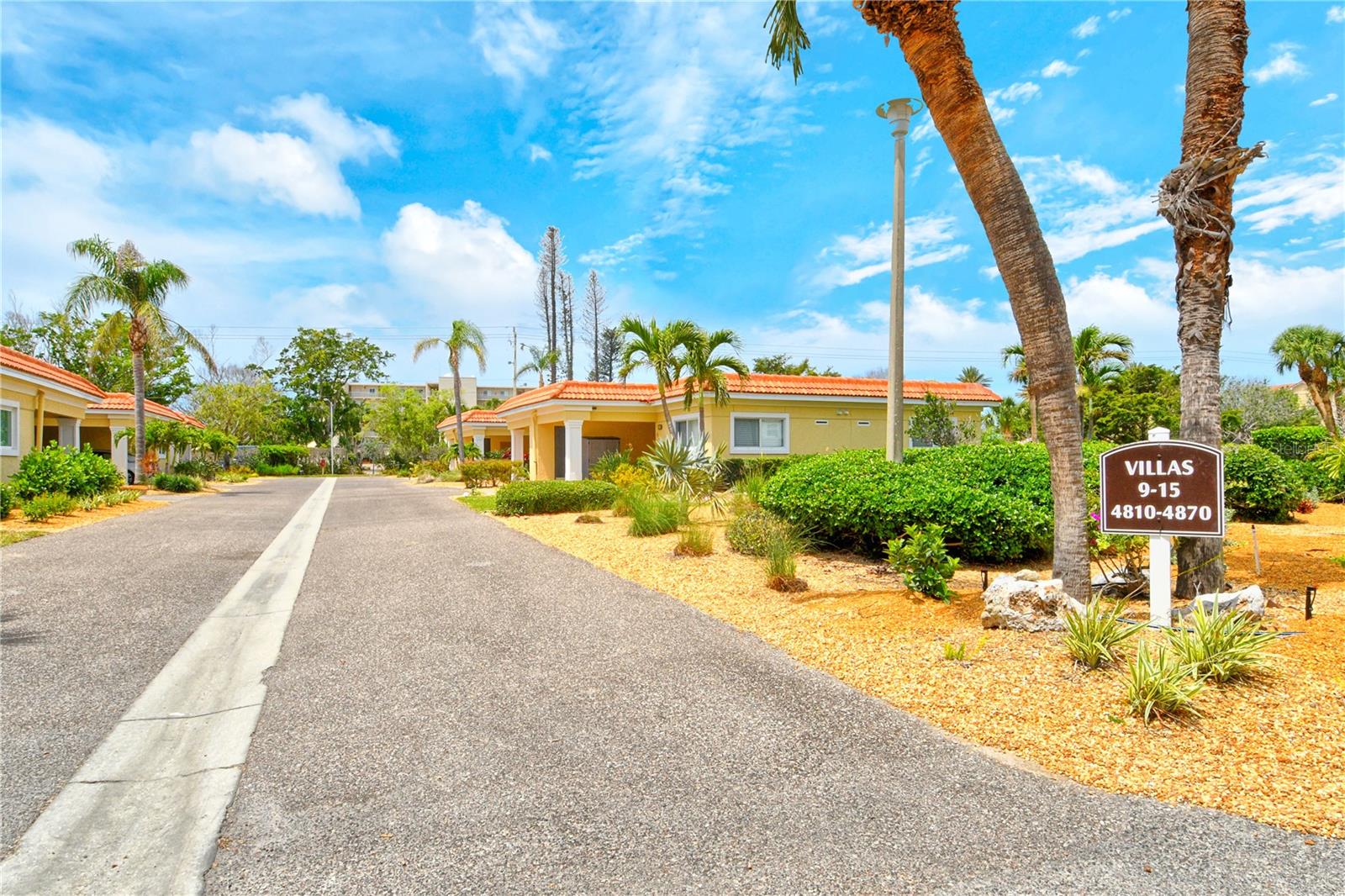 4840 GULF OF MEXICO DRIVE Villa 15