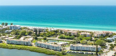 Photo of 4840 Gulf Of Mexico Drive #Villa 15, Longboat Key, FL 34228 (MLS # A4652683)
