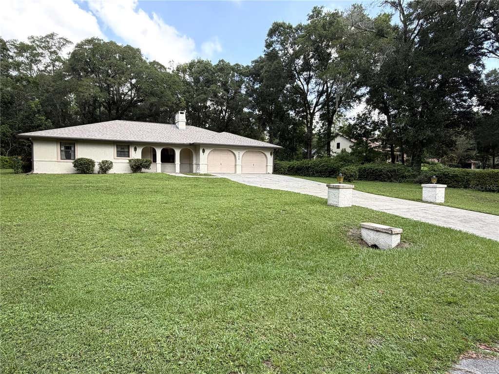 Photo of 9890 SW 203rd Circle, Dunnellon, FL 34431 (MLS # OM730946)