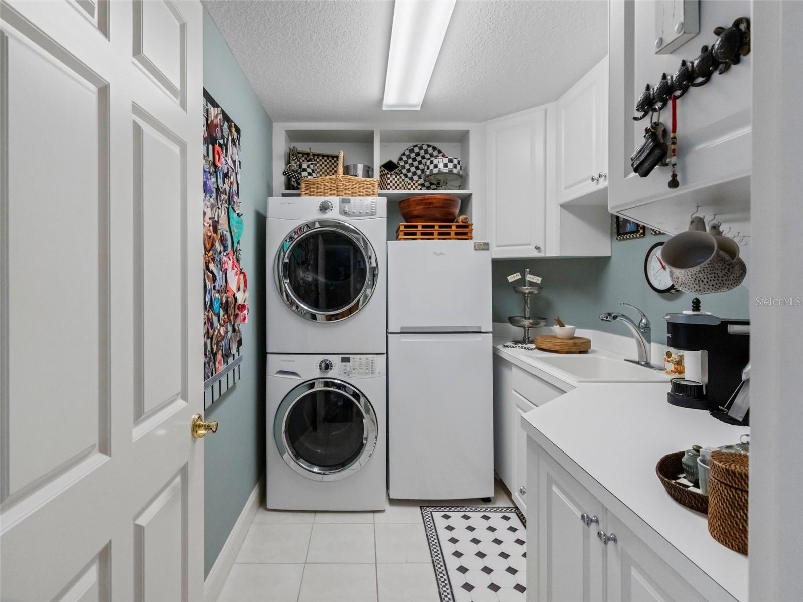 VINOY PLACE CONDO - Residential