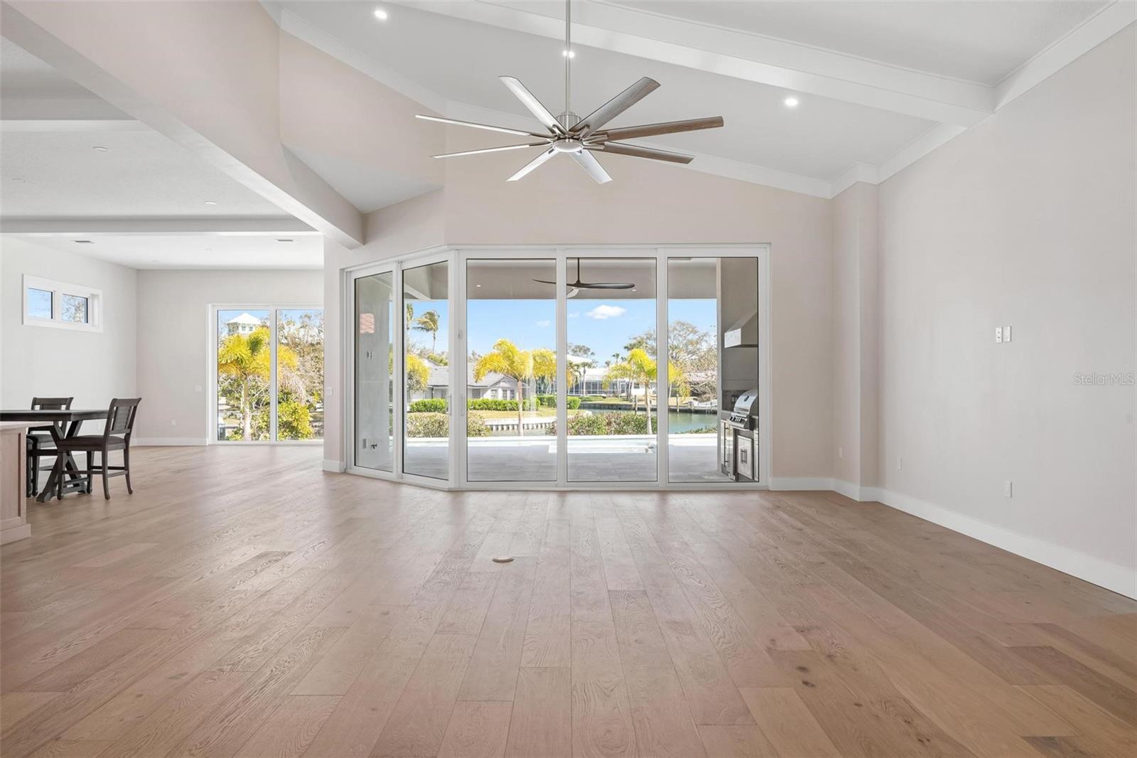 SIESTA BEACH - Residential