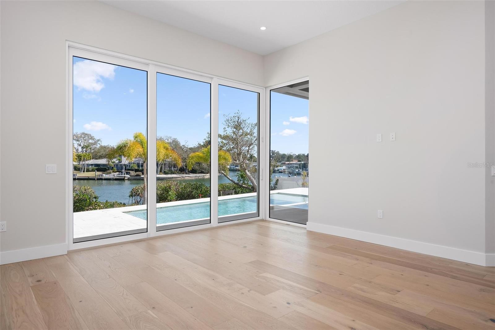 SIESTA BEACH - Residential