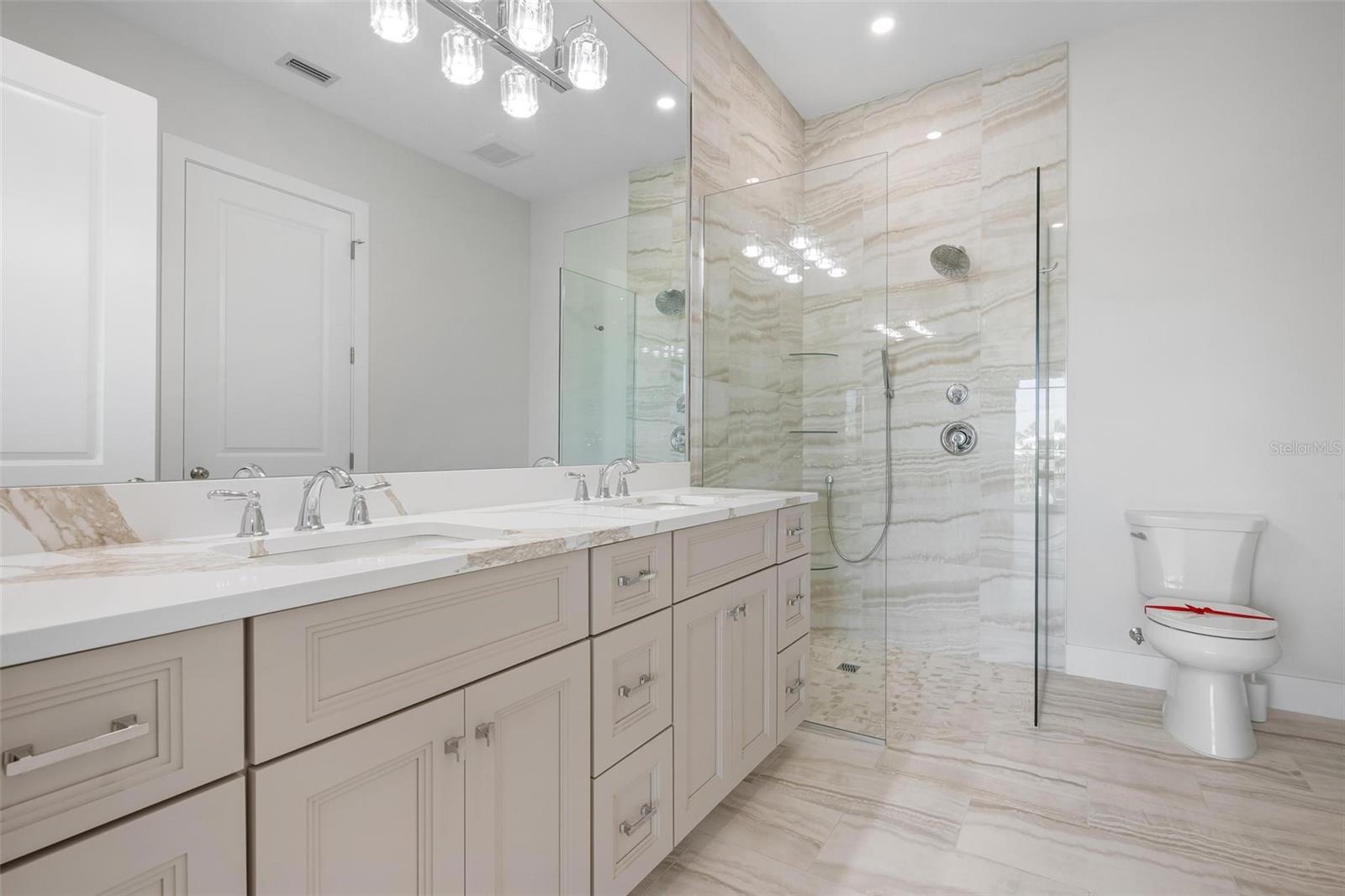 SIESTA BEACH - Residential