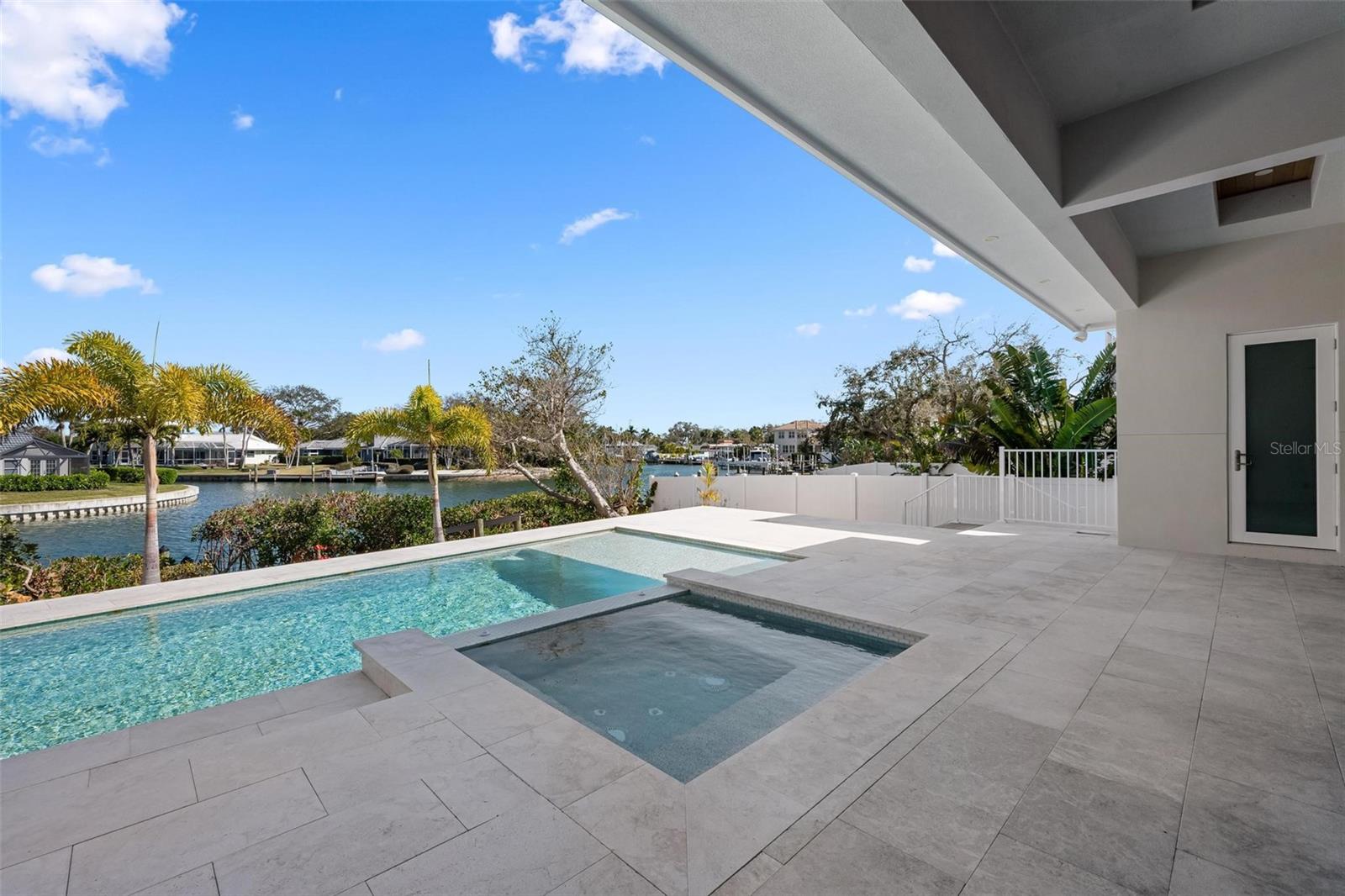 SIESTA BEACH - Residential