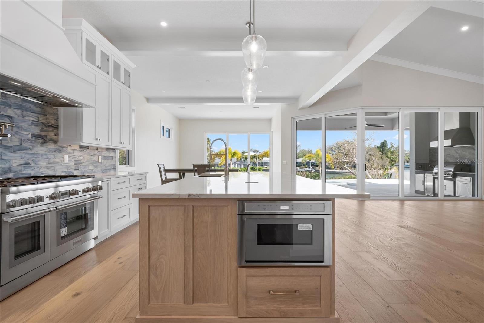 SIESTA BEACH - Residential