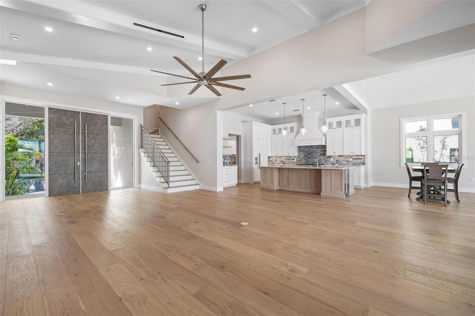 SIESTA BEACH - Residential