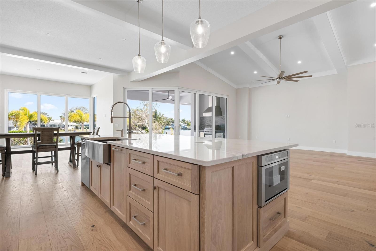 SIESTA BEACH - Residential