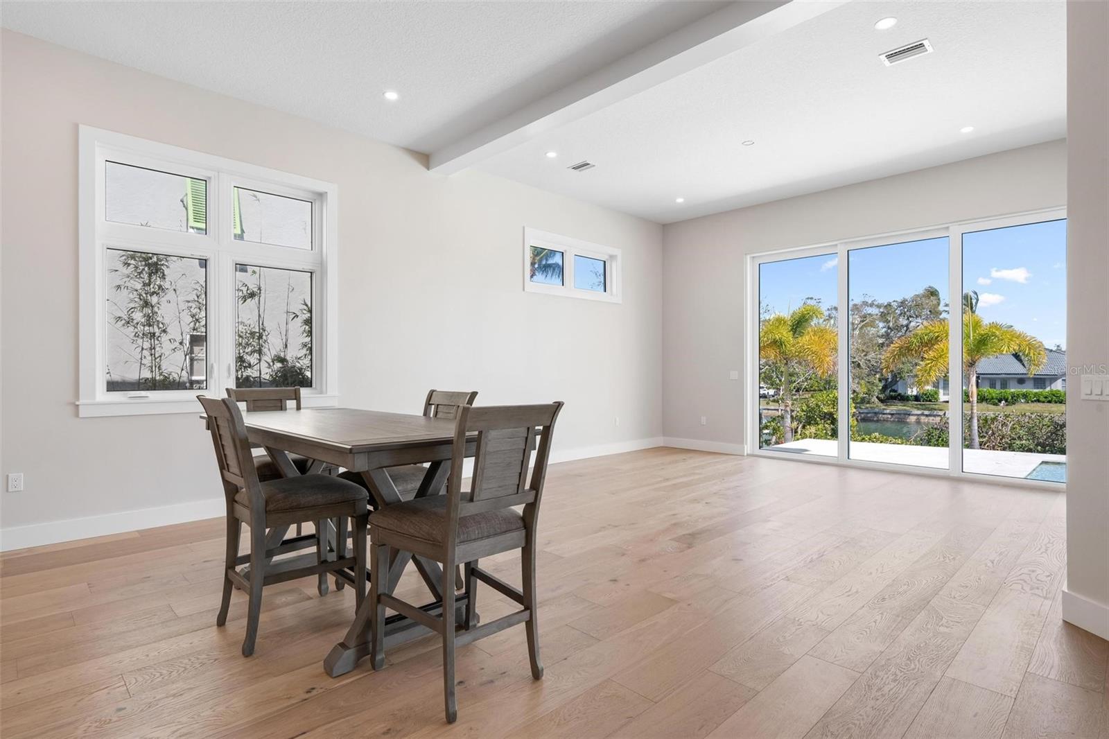 SIESTA BEACH - Residential